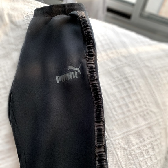 Puma women’s joggers size medium - Picture 1 of 1